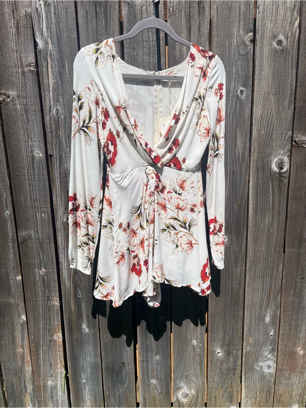 Luxxel Floral v- neck Wrap-Front Long Sleeve romper size small